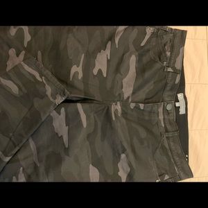 Wit & Wisdom CAMO ankle length Jeans 14